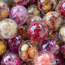 Load image into Gallery viewer, Everlasting Ornament