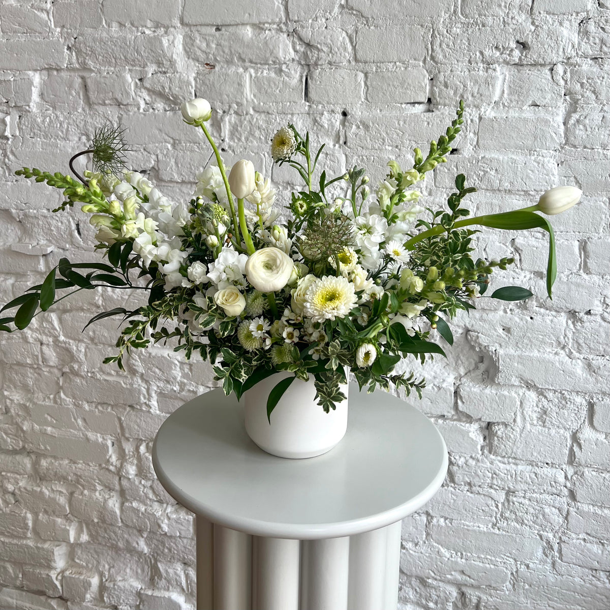 Monochromatic Arrangements To Celebrate Spring With Florist Mark