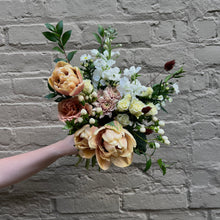 Load image into Gallery viewer, Petite Bouquet