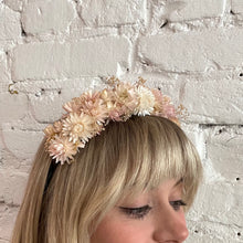 Load image into Gallery viewer, Dried Flower Headband
