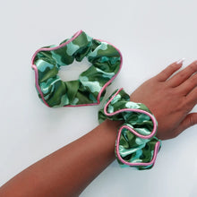 Load image into Gallery viewer, Satin Scrunchie
