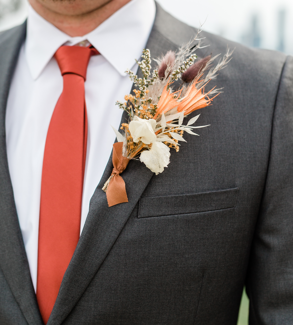 Dried Floral Boutonniere - Assorted Colorss