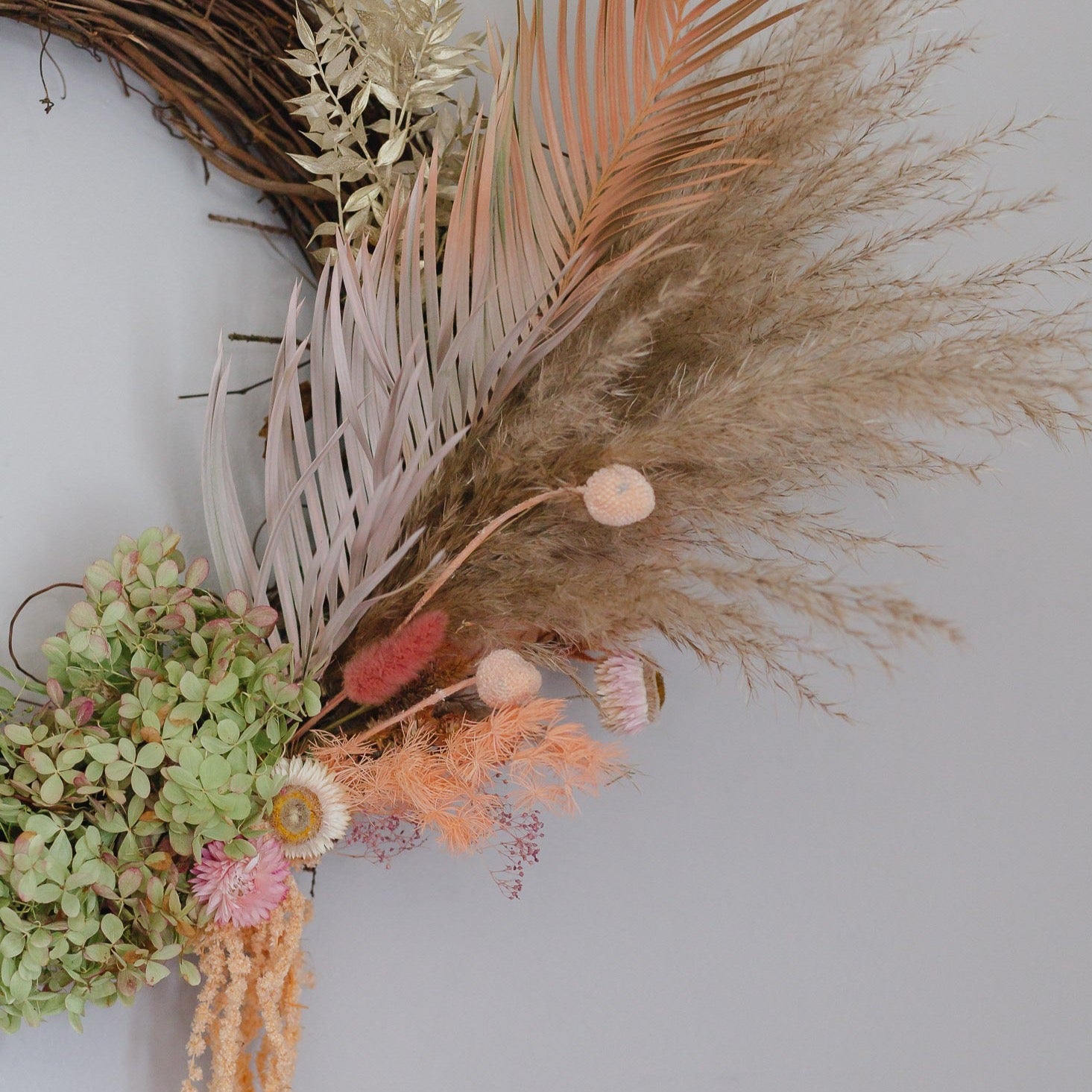 Everlasting Wreath - 16' Grapevine (Assorted Colors)